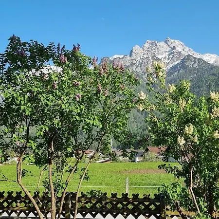 80 M2, Fuer Bis 6 Personen Mit Tollem Skigebiet, Zentral Und Doch Ruhig