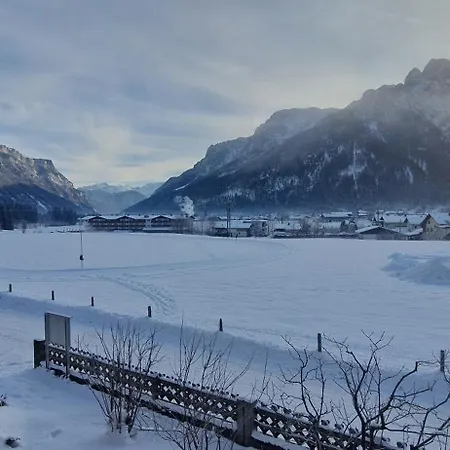 Apartment 80 M2, Fuer Bis 6 Personen Mit Tollem Skigebiet, Zentral Und Doch Ruhig *